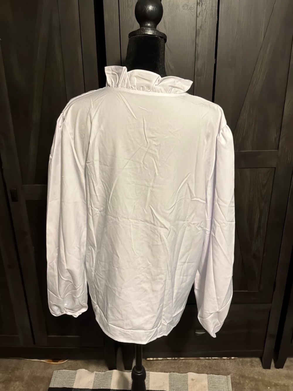 Source Unknown White Ruffle V-Neck Blouse - Picture 2 of 3